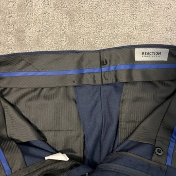 Men's Kenneth Cole Reaction Suit - Picture 7 of 13